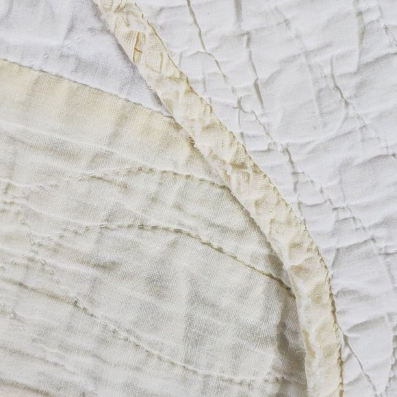 SOLD Vtg Hand Stitched Quilt Drunkard's Path 89 x 74 - Picture 8 of 14